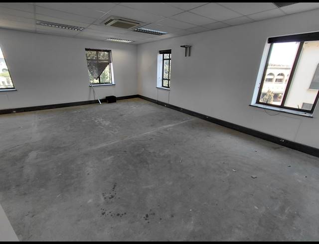 125M² OFFICE TO LET IN MAGALIESSIG